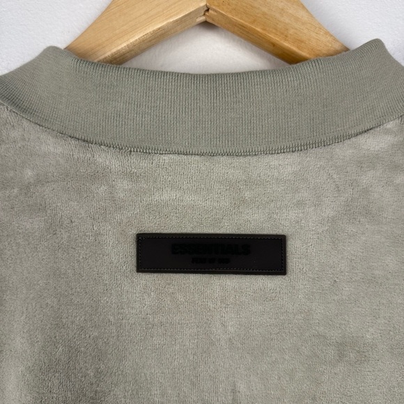 Fear of God Essentials Women's Sage Green Velour Sleeveless Polo Sweatshirt Sz M - Picture 11 of 11